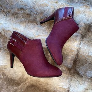 Ellen Tracy suede/leather ankle booties